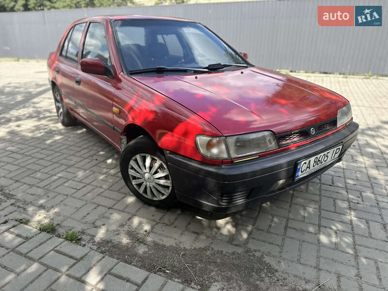 Nissan Sunny (1992)