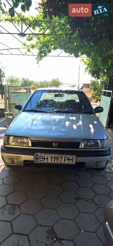 Nissan Sunny (1992)