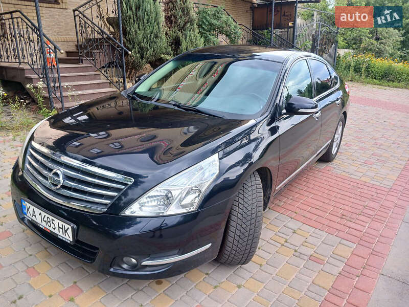 Nissan Teana (2010)
