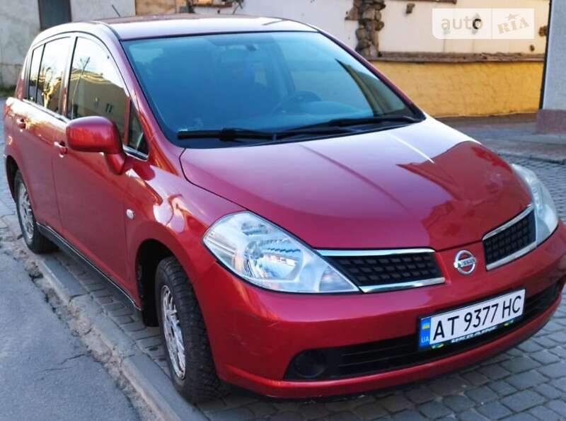 Nissan Tiida (2008)