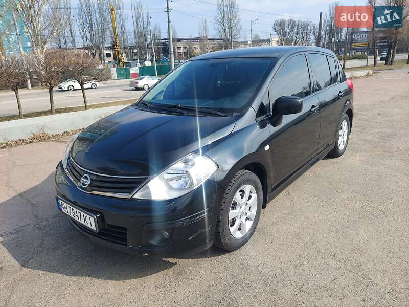 Nissan Tiida (2011)