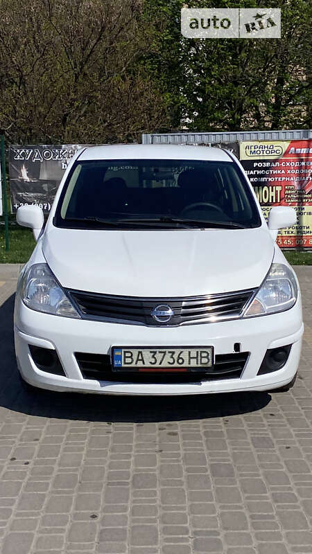 Nissan Tiida (2011)
