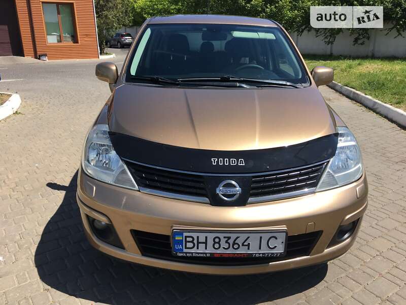 Nissan Tiida (2008)