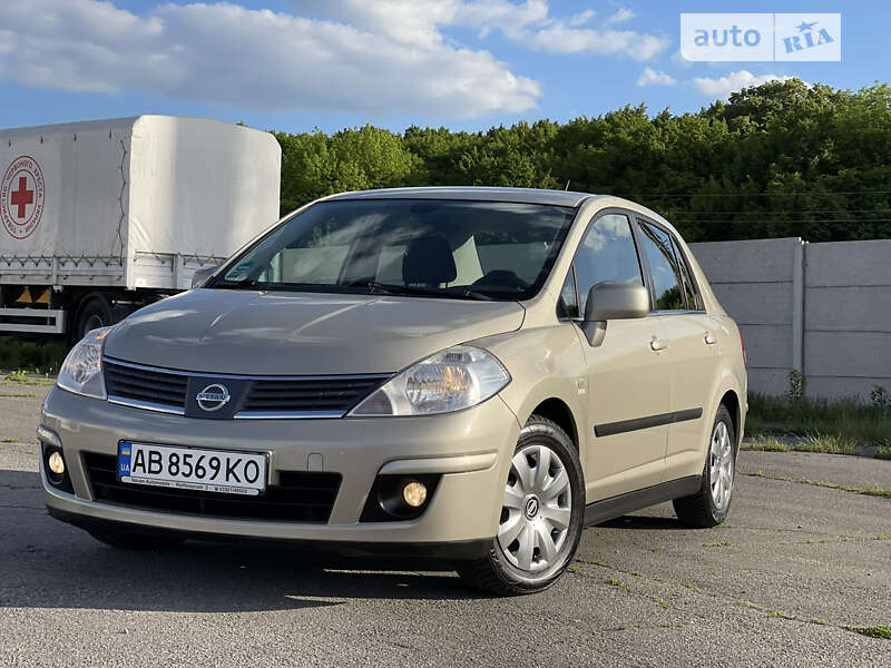 Nissan Tiida (2008)