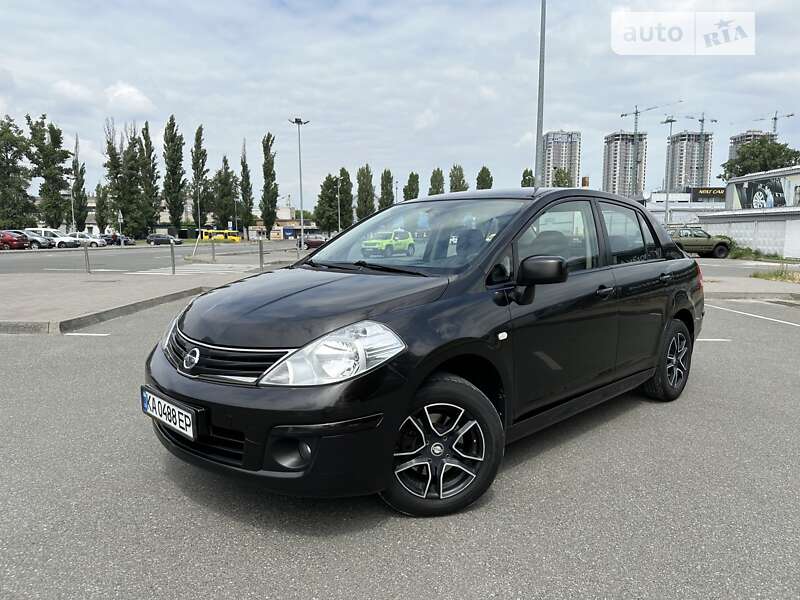 Nissan Tiida (2011)