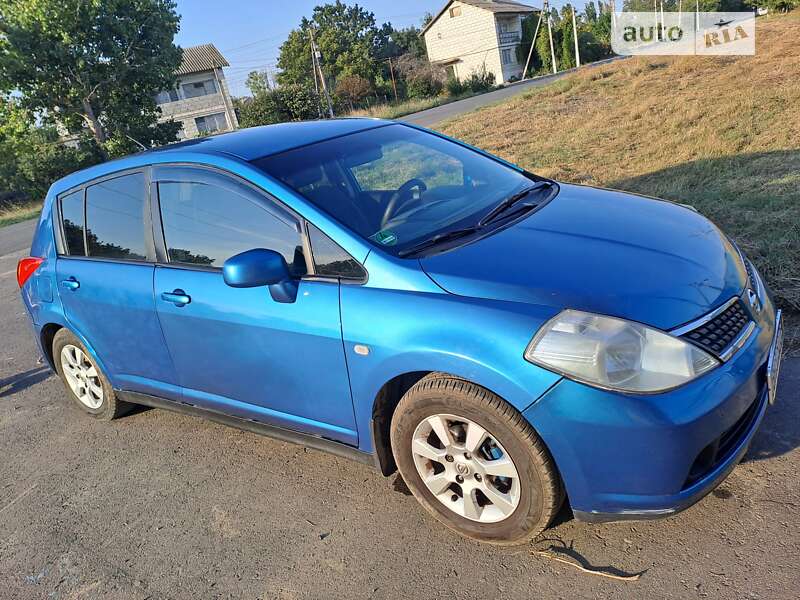 Nissan Tiida (2007)