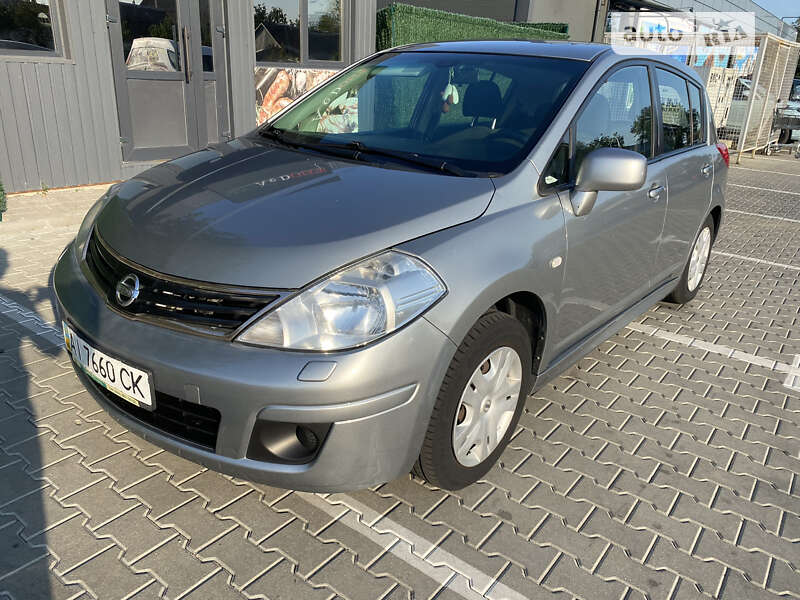 Nissan Tiida (2010)