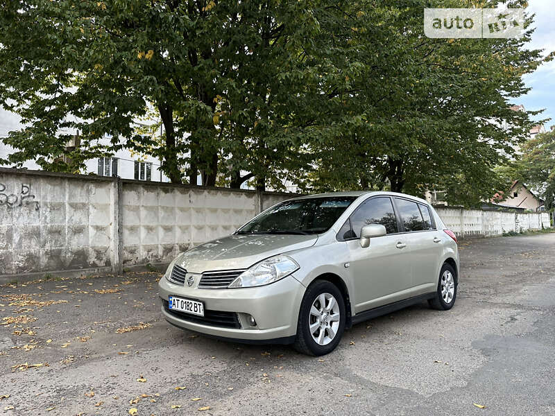 Nissan Tiida (2007)