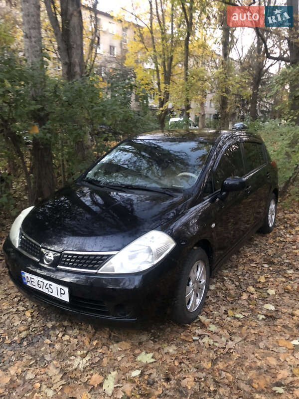 Nissan Tiida (2007)