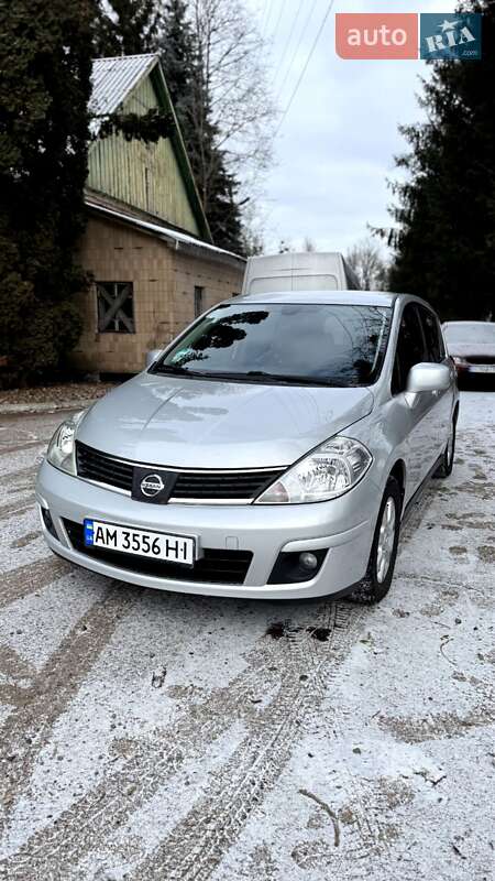 Nissan Tiida (2008)