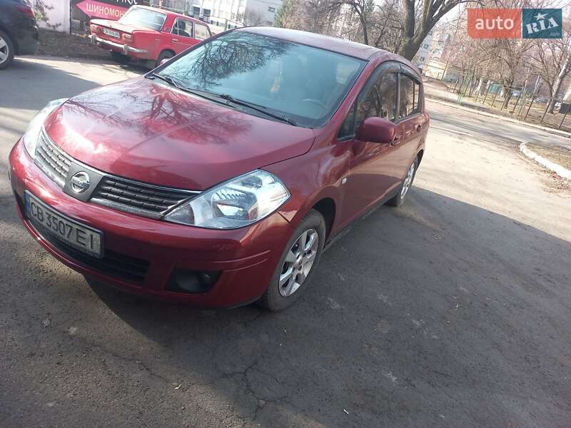 Nissan Tiida (2008)
