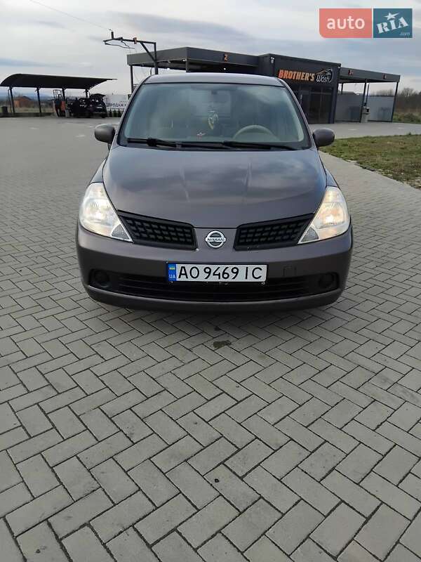 Nissan Tiida (2008)