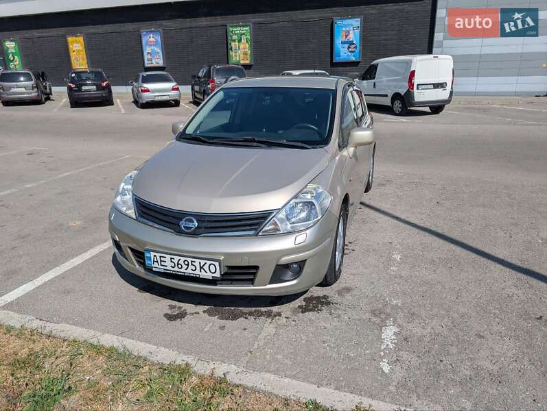 Nissan Tiida (2010)