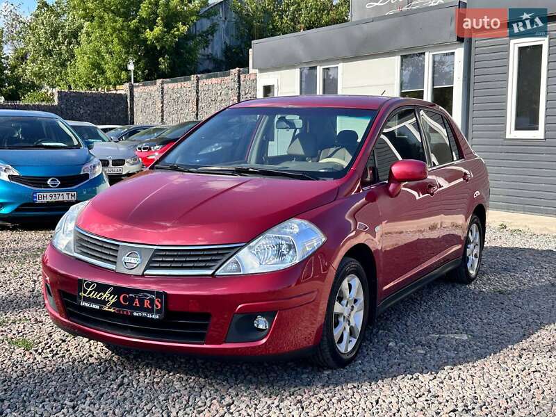 Nissan Tiida (2008)