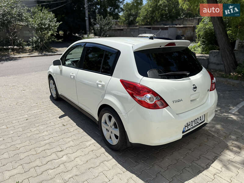 Nissan Tiida (2008)