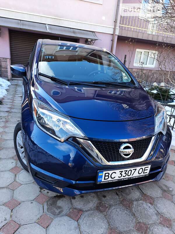 Nissan Versa note (2017)