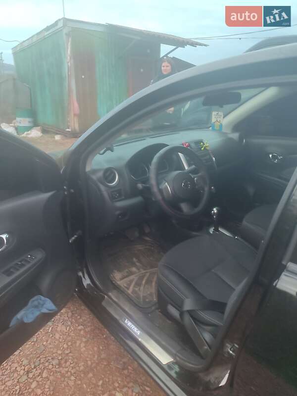 Nissan Versa (2013)