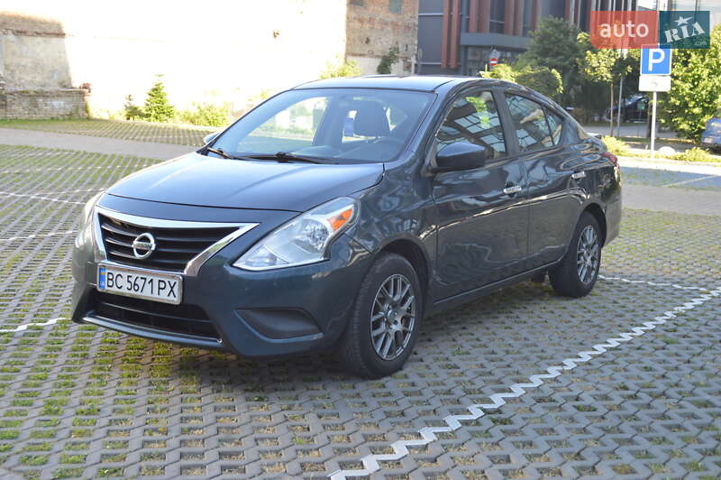 Nissan Versa (2016)