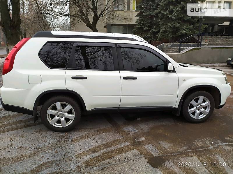 Nissan X-trail (2010)
