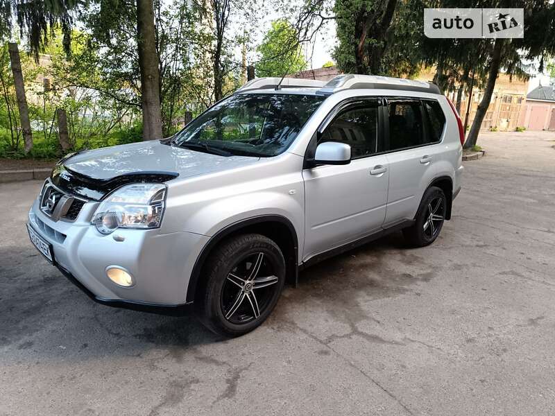Nissan X-trail (2012)