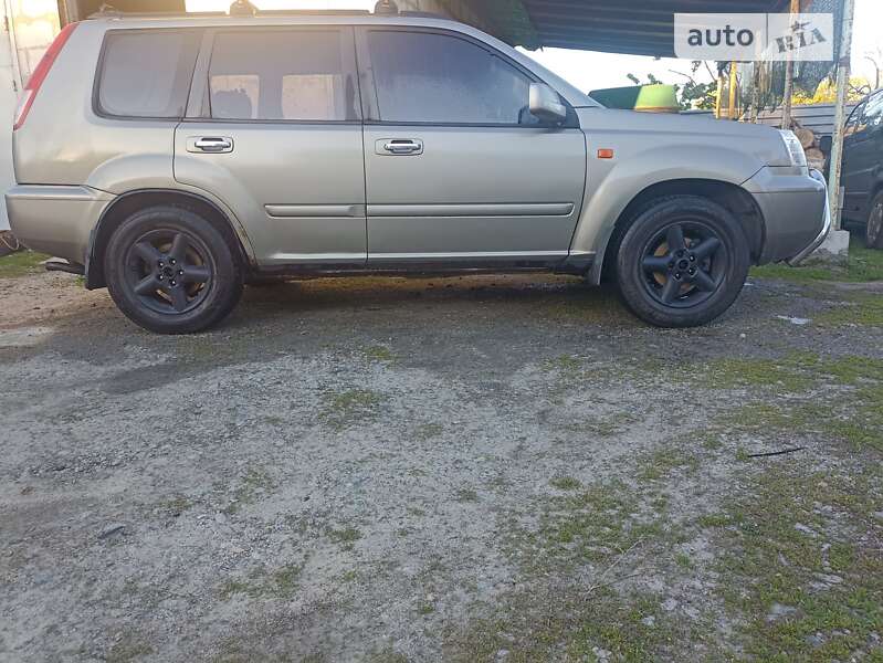 Nissan X-trail (2003)
