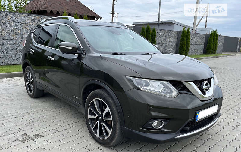Nissan X-trail (2015)
