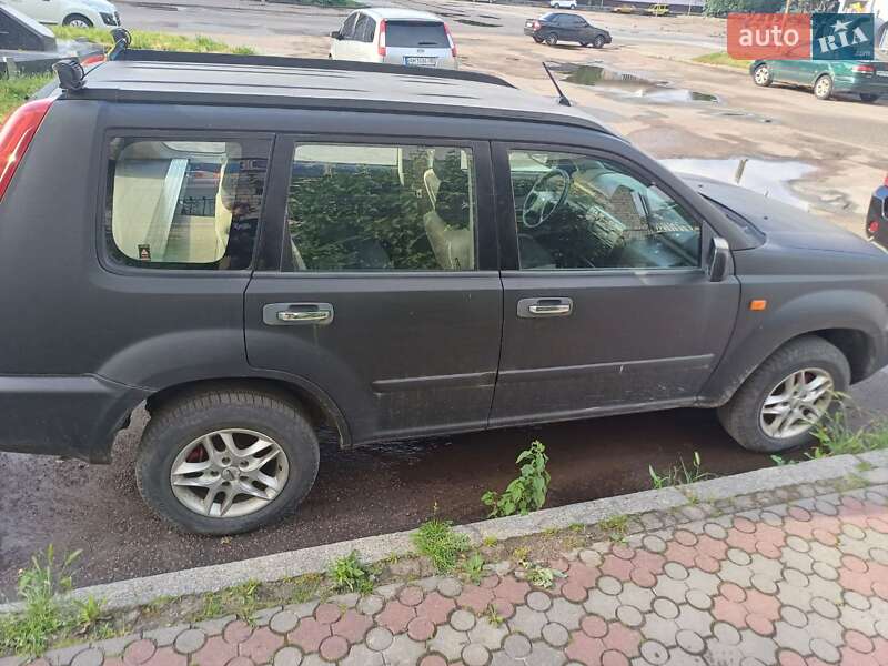Nissan X-trail (2002)