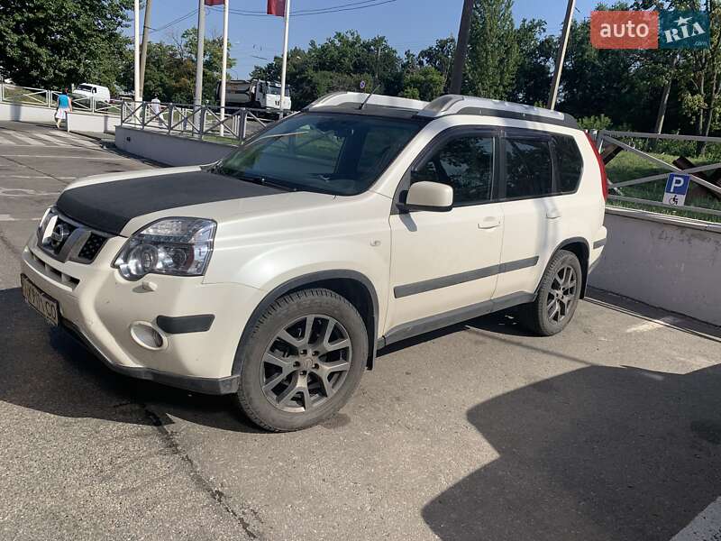 Nissan X-trail (2012)