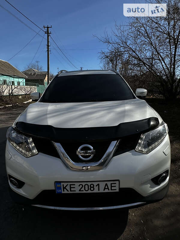 Nissan X-trail (2015)