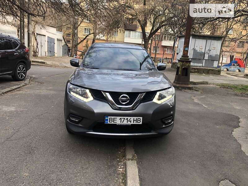 Nissan X-trail (2015)