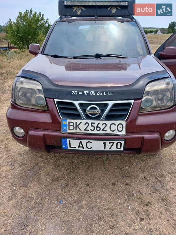 Nissan X-trail (2003)