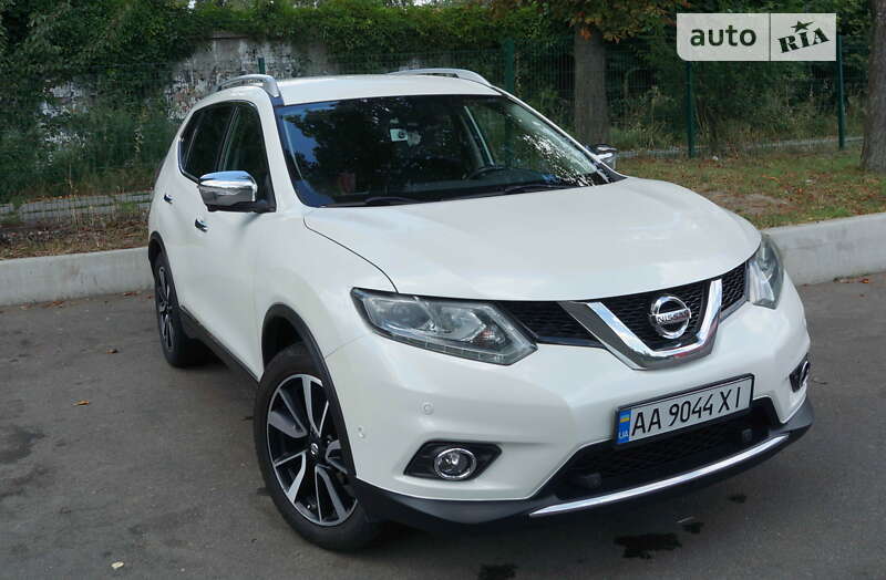 Nissan X-trail (2015)