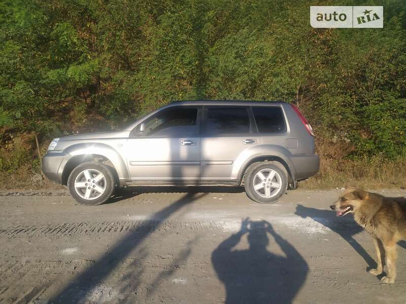 Nissan X-trail (2005)