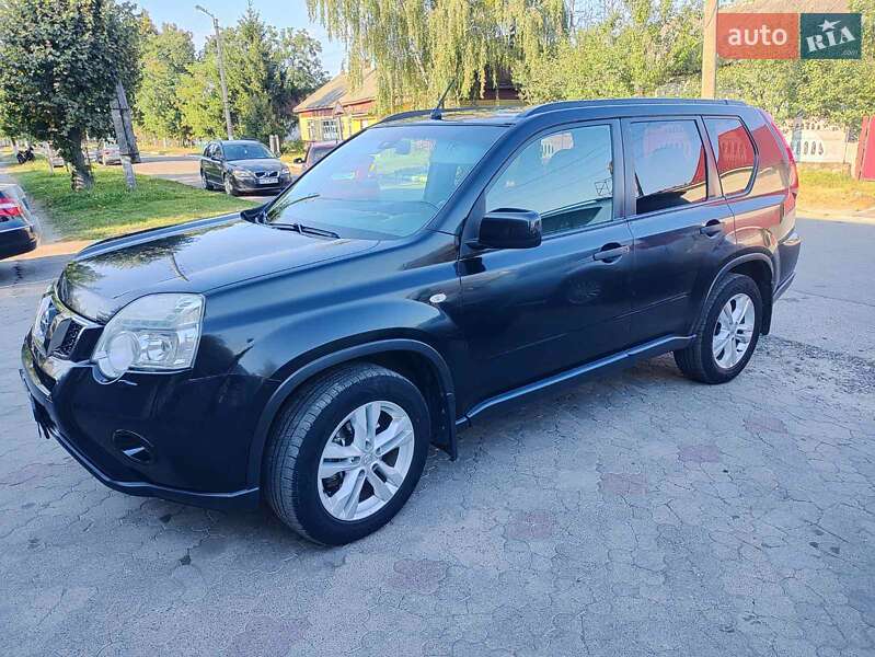 Nissan X-trail (2011)