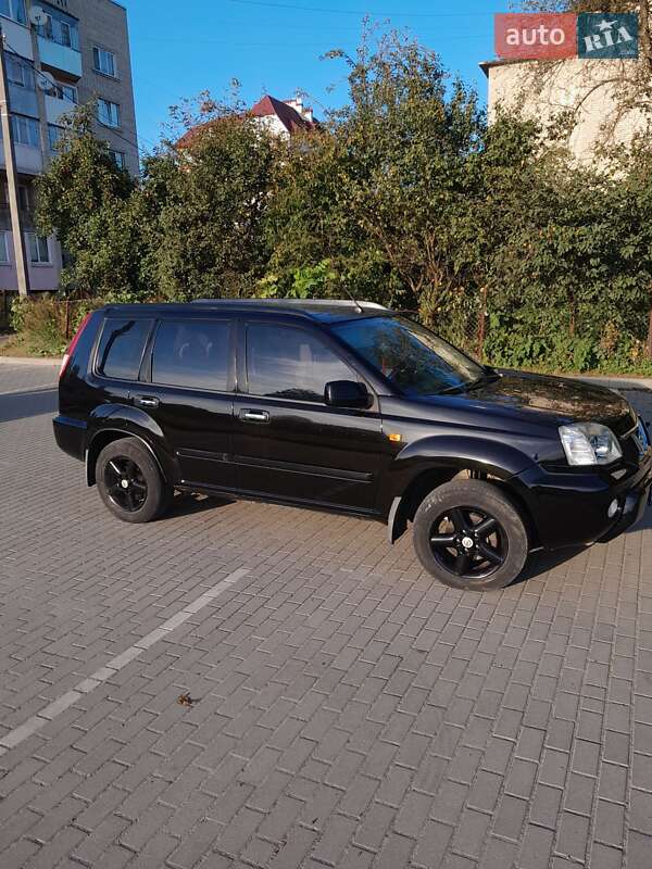 Nissan X-trail (2003)