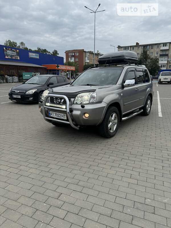 Nissan X-trail (2005)
