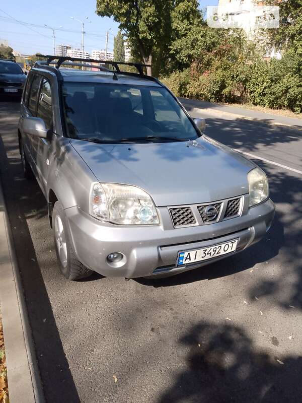 Nissan X-trail (2005)