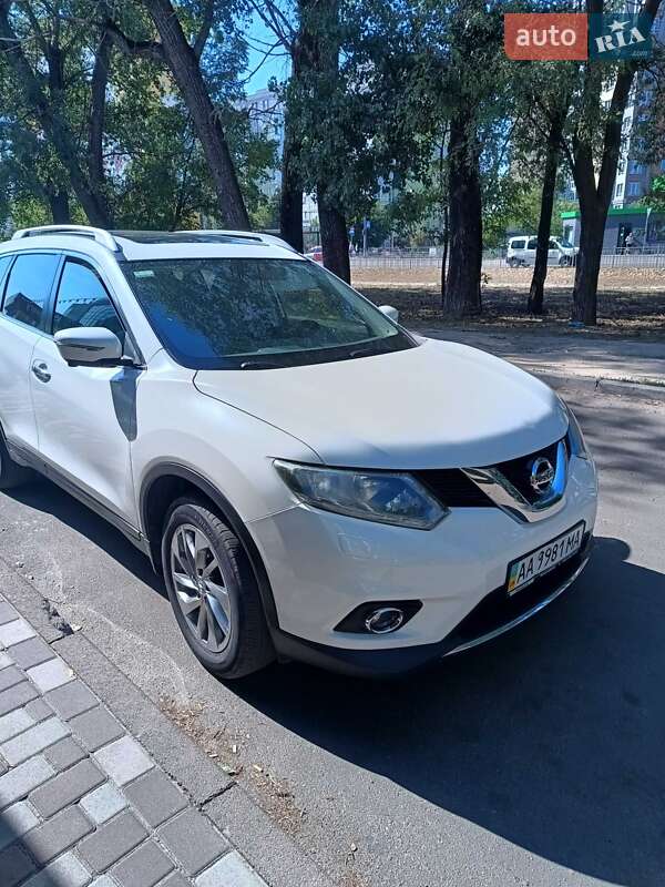 Nissan X-trail (2015)