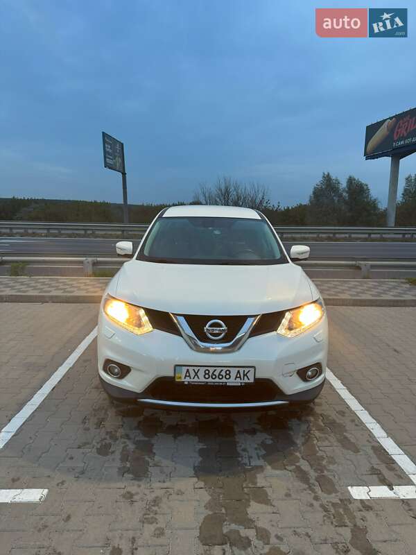 Nissan X-trail (2015)