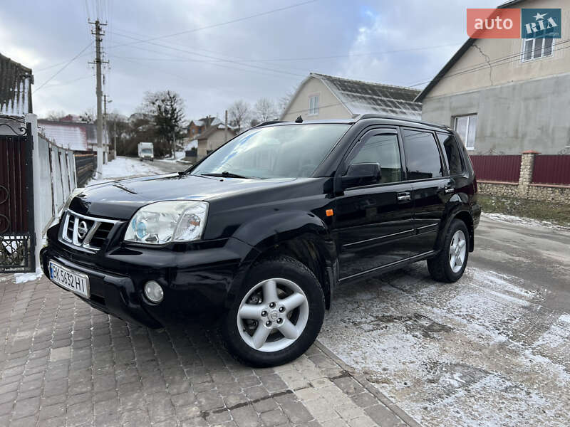 Nissan X-trail (2003)