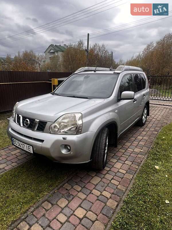 Nissan X-trail (2010)