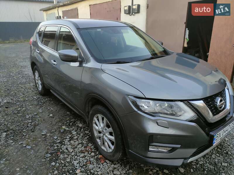 Nissan X-trail (2017)