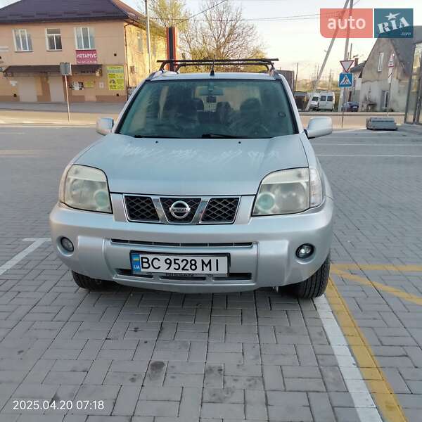Nissan X-trail (2003)
