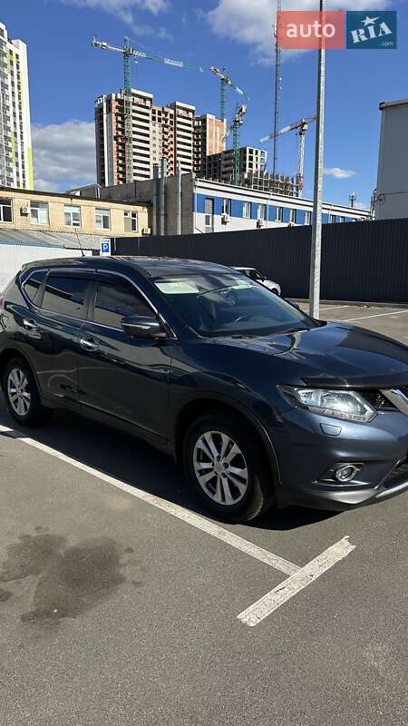 Nissan X-trail (2016)