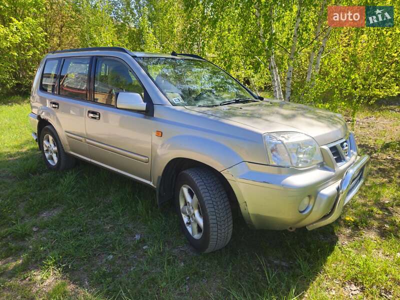Nissan X-trail (2003)