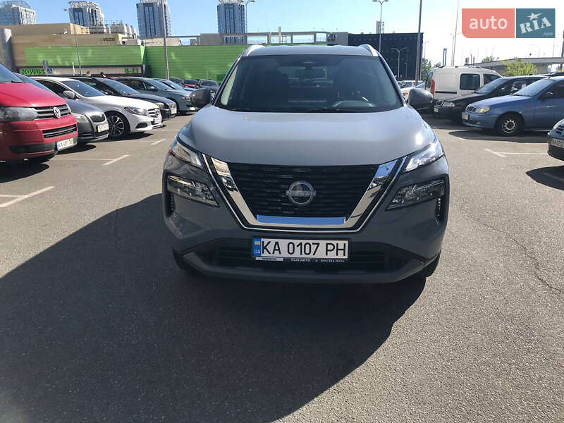 Nissan X-trail (2024)