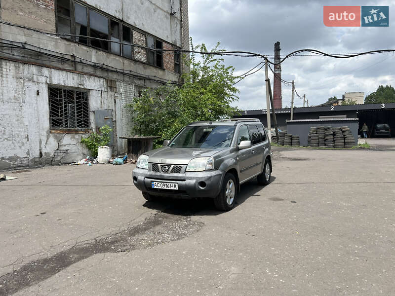 Nissan X-trail (2002)