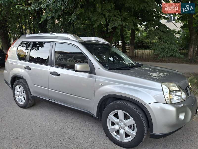 Nissan X-trail (2010)