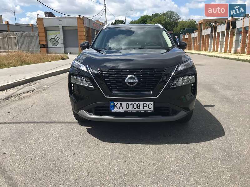 Nissan X-trail (2024)