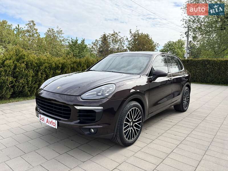 Porsche Cayenne (2015)
